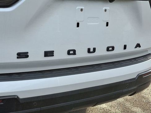 Certified 2024 Toyota Sequoia Platinum AWD/4WD image 31