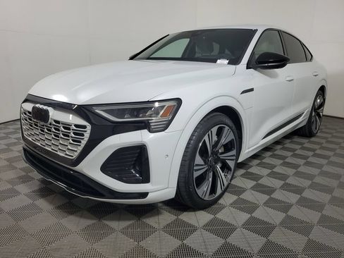 Used 2024 Audi Q8 e-tron Prestige w/ Prestige Package AWD/4WD image 3