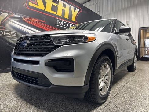 Used 2021 Ford Explorer 4WD image 2