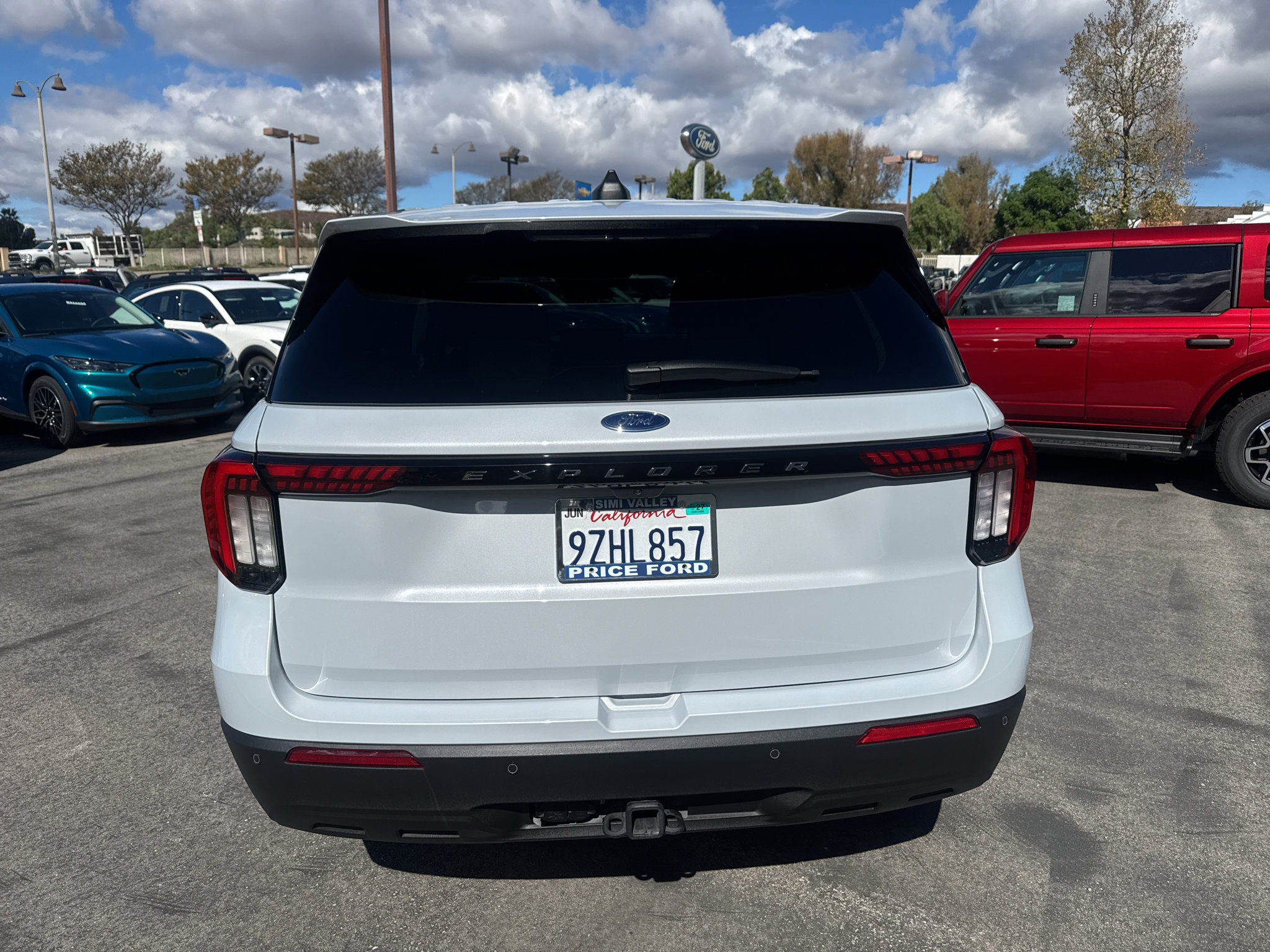 Used 2026 Ford Explorer Active RWD image 3
