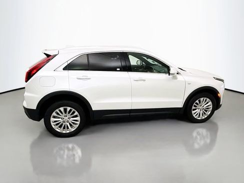 Used 2024 Cadillac XT4 Luxury w/ Cold Weather Package image 9