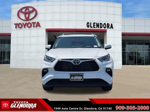 New 2026 Toyota Highlander Limited AWD/4WD image 3