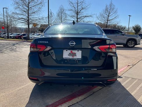 Used 2025 Nissan Versa SV image 7