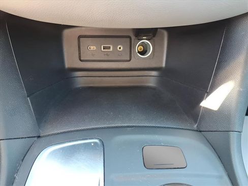 Used 2024 Chevrolet Equinox LT FWD image 12