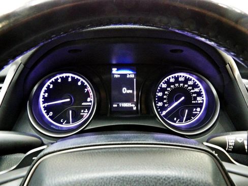 Used 2021 Toyota Camry SE image 15