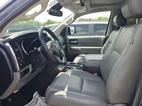 Used 2021 Toyota Sequoia Limited w/ Safety & Convenience Package AWD/4WD image 8