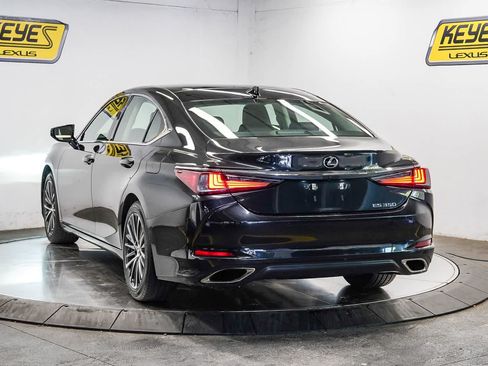 Used 2022 Lexus ES 350 w/ Premium Package FWD image 2