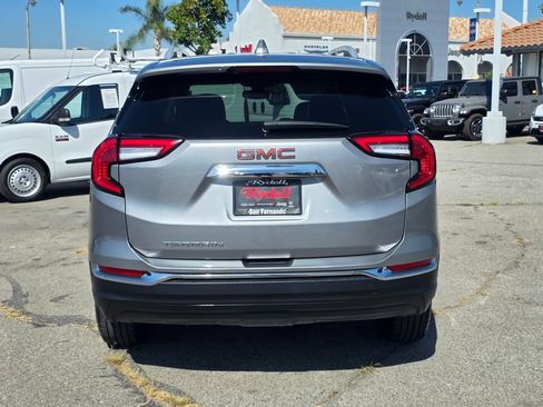 Used 2024 GMC Terrain SLT FWD image 7