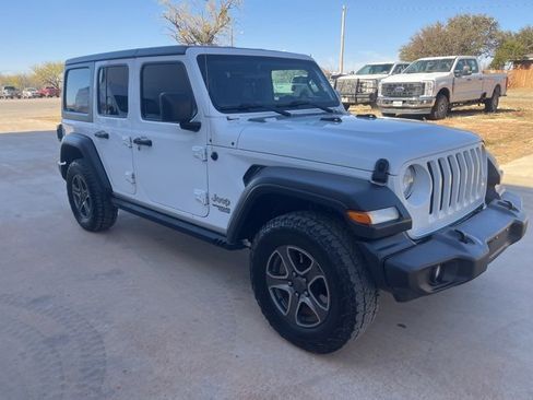 Used 2018 Jeep Wrangler Unlimited Sport S image 3