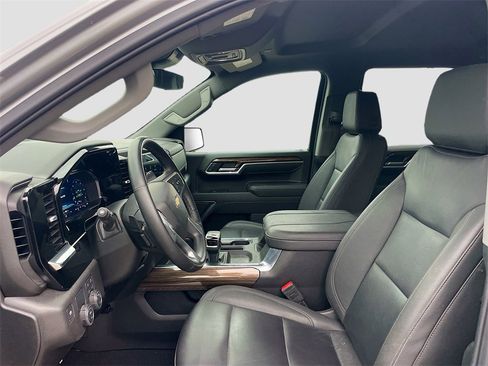 Used 2025 Chevrolet Silverado 1500 LT w/ Texas Edition Plus image 10