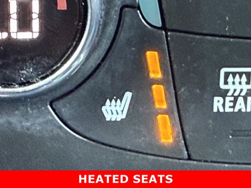 Used 2023 Chevrolet Traverse LT image 18