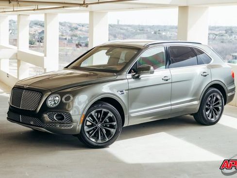 Used 2017 Bentley Bentayga image 43