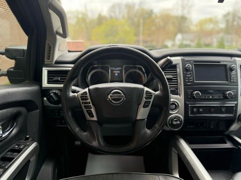 Used 2017 Nissan Titan PRO-4X image 26