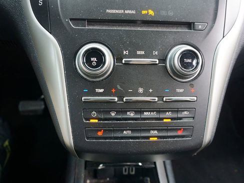 Used 2017 Lincoln MKC Premiere FWD image 10