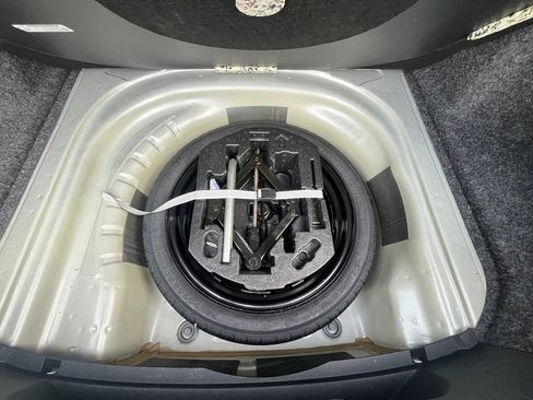 Used 2024 Volkswagen Jetta SE w/ Panoramic Sunroof Package FWD image 30