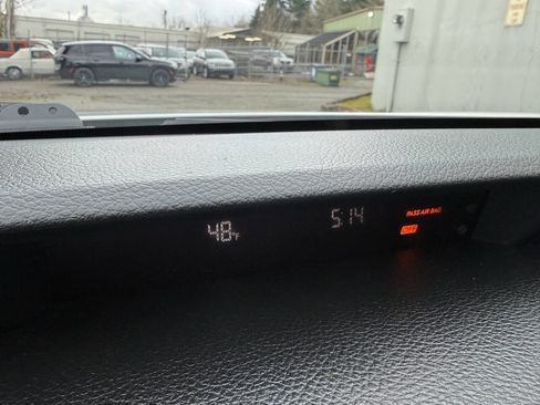 Used 2010 Subaru Legacy 2.5i Premium image 23