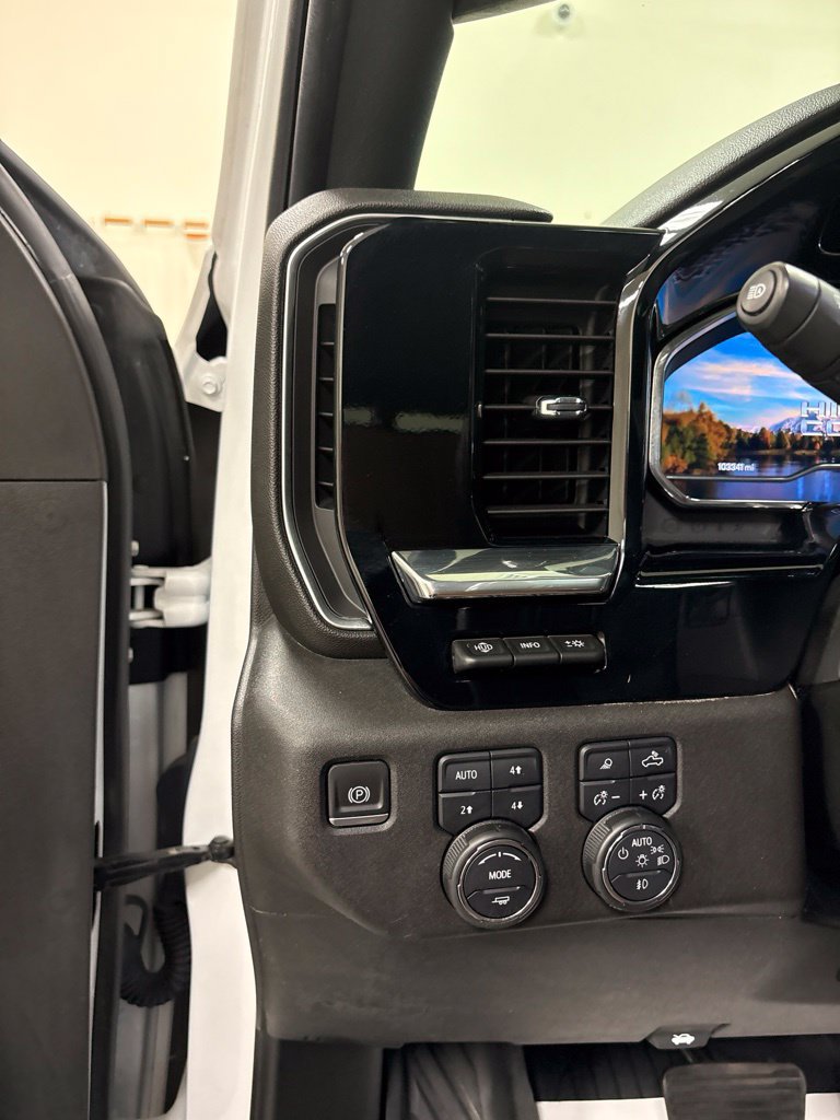 Used 2024 Chevrolet Silverado 2500 High Country w/ High Country Premium Package AWD/4WD image 11