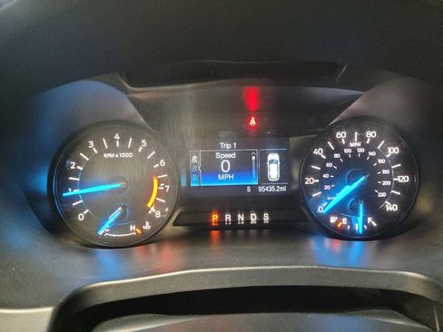 Used 2018 Ford Explorer XLT FWD image 23