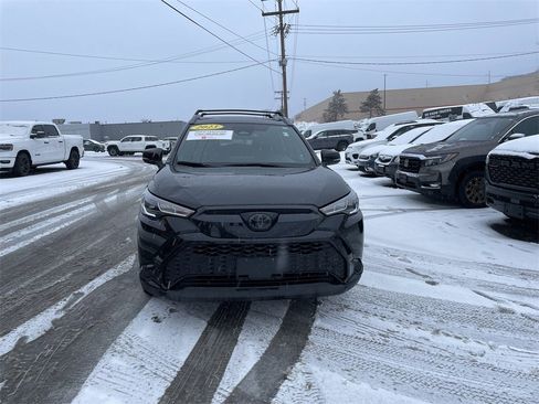 Used 2023 Toyota Corolla Cross SE w/ Moonroof Package image 5