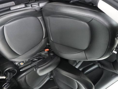 Used 2019 MINI Cooper 2-Door Hardtop w/ Storage Package FWD image 8