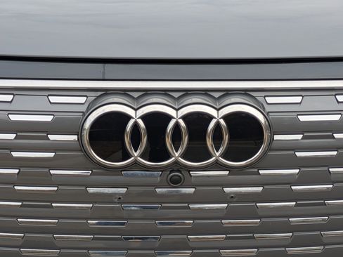 Used 2023 Audi Q4 e-tron Premium w/ Convenience Package image 29