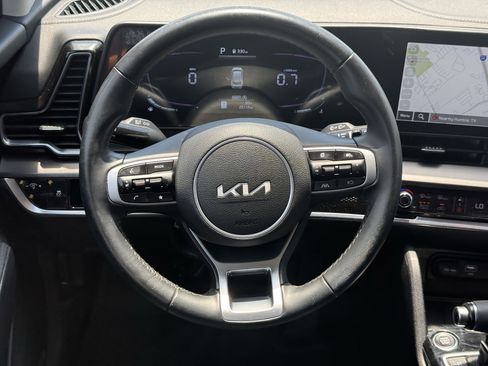 Used 2025 Kia Sportage EX FWD image 15