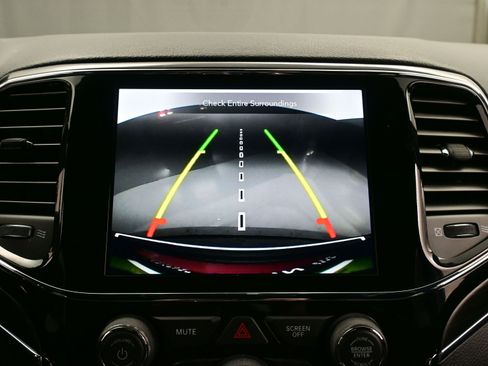 Used 2022 Jeep Grand Cherokee Limited w/ Tech Group image 19