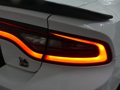 Used 2019 Dodge Charger Scat Pack w/ Dynamics Package RWD image 16