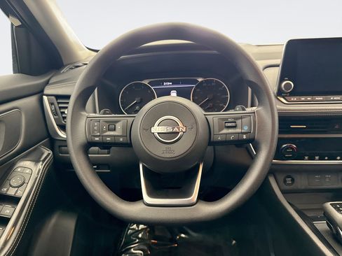 Used 2024 Nissan Rogue SV image 12