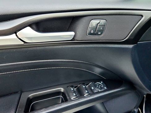 Used 2019 Ford Fusion Titanium image 20