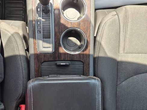 Used 2016 Chevrolet Traverse LT w/ Style and Technology Package FWD image 18