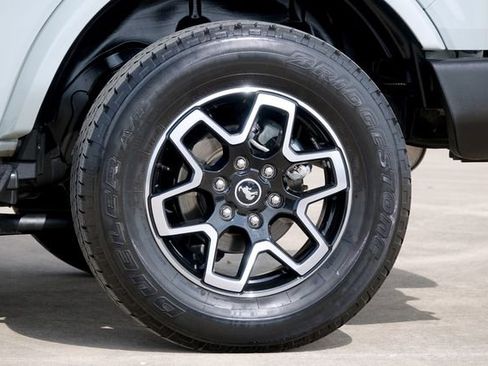 Used 2023 Ford Bronco Outer Banks image 38