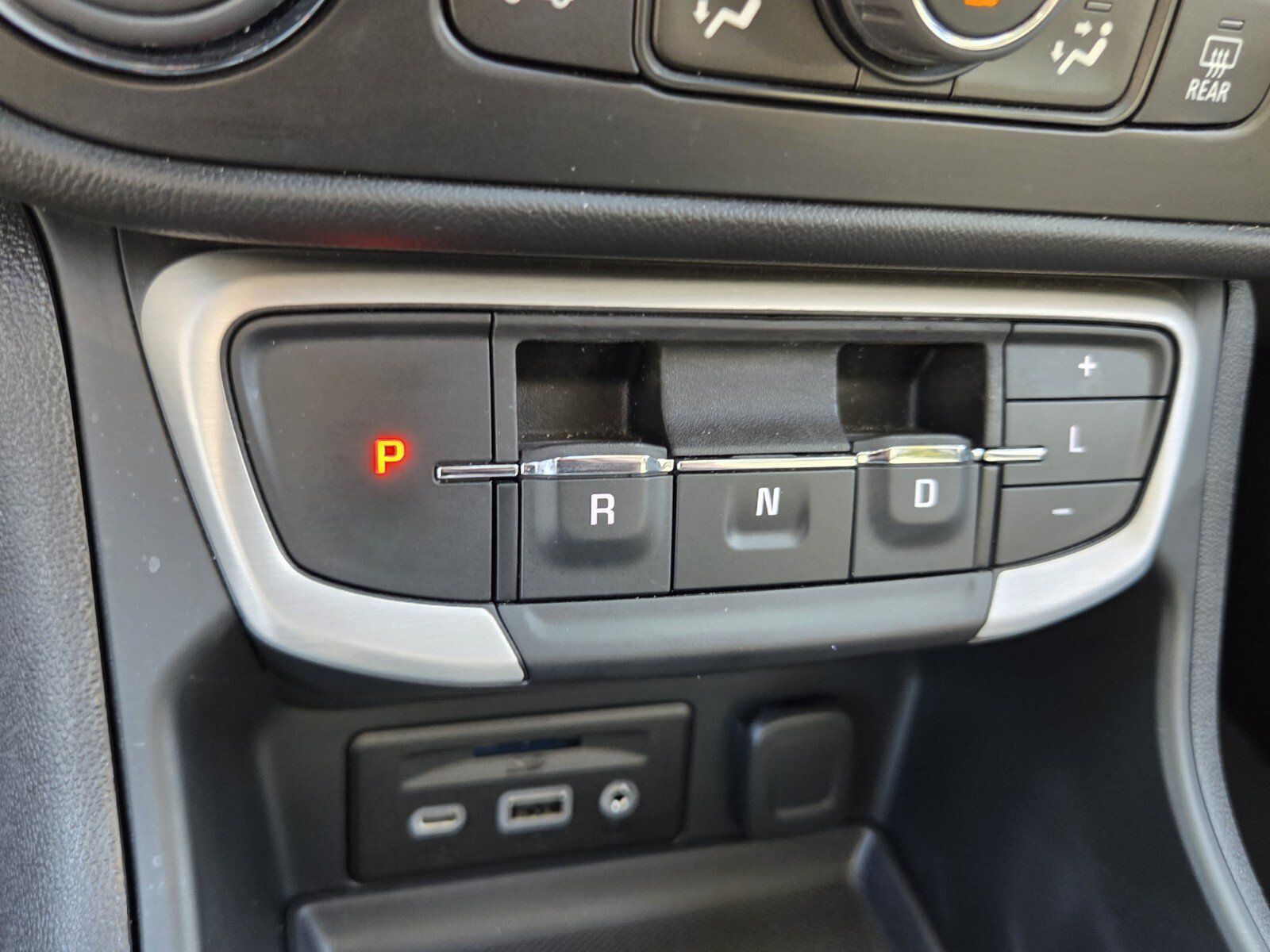 Certified 2023 GMC Terrain SLT FWD image 31