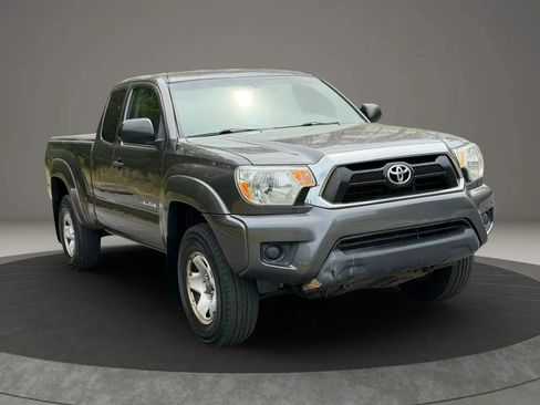 Used 2012 Toyota Tacoma 4x4 Access Cab w/ SR5 Pkg image 3