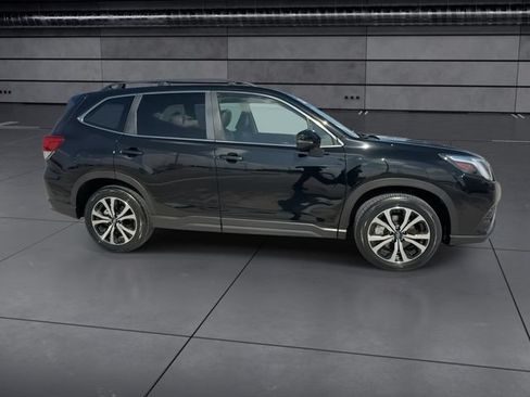 Used 2023 Subaru Forester Limited AWD/4WD image 9