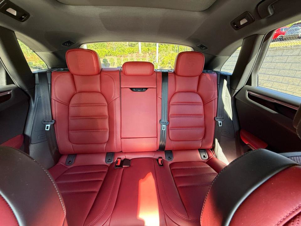 Certified 2026 Porsche Macan Turbo AWD/4WD image 24