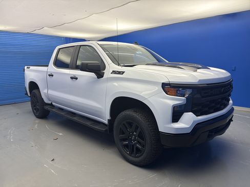 New 2026 Chevrolet Silverado 1500 Custom Trail Boss w/ Dark Appearance Package image 2