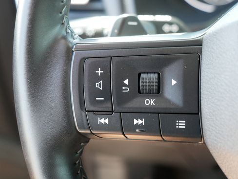 Used 2025 Nissan Rogue SV AWD/4WD image 28