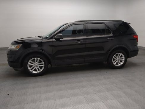 Used 2016 Ford Explorer FWD image 2