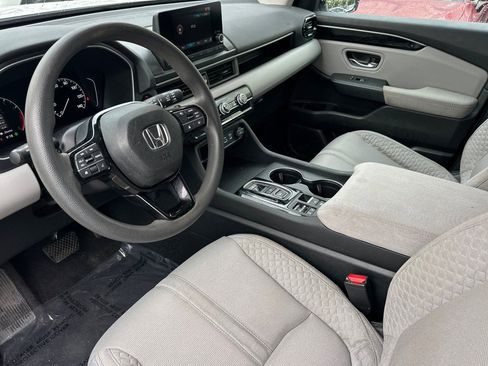 Used 2023 Honda Pilot LX image 12