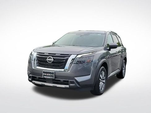 Used 2025 Nissan Pathfinder SL AWD/4WD image 1