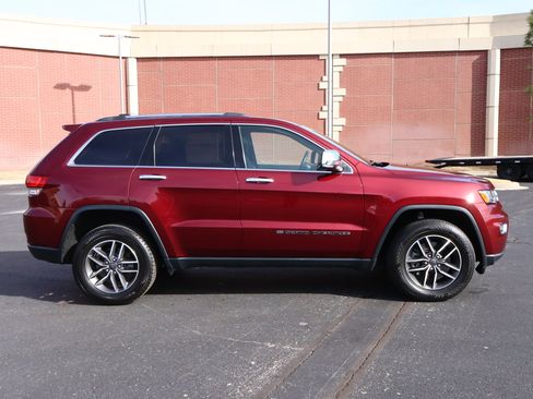 Used 2022 Jeep Grand Cherokee Limited image 37