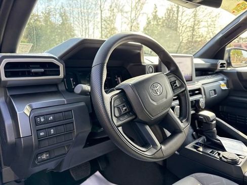 New 2026 Toyota Prius LE image 13