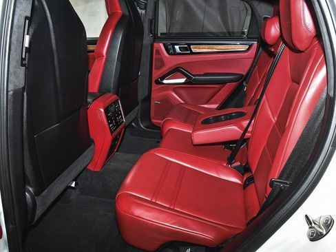 Used 2023 Porsche Cayenne Turbo S image 58