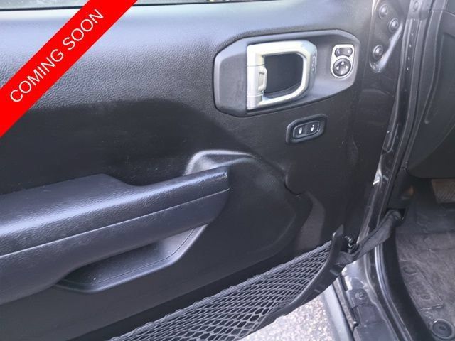 Certified 2024 Jeep Gladiator Sport AWD/4WD image 9