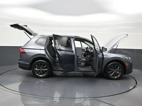 Used 2023 Volkswagen Tiguan SE FWD image 35