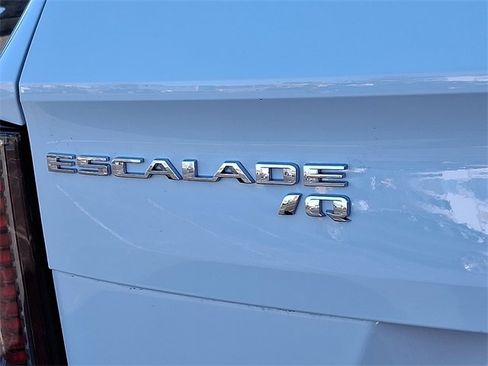 New 2025 Cadillac Escalade IQ Luxury 2 image 27