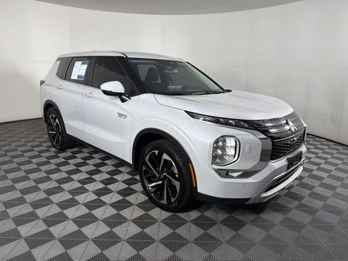 Used 2024 Mitsubishi Outlander SE AWD/4WD image 12
