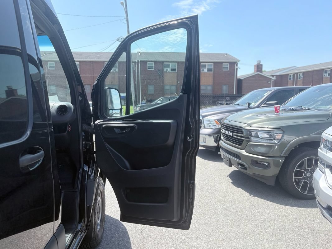 Used 2019 Mercedes-Benz Sprinter 1500 image 33