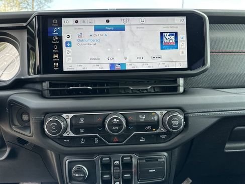 Used 2025 Jeep Wrangler Unlimited Rubicon image 11